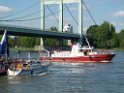 Motor Segelboot mit Motorschaden trieb gegen Alte Liebe bei Koeln Rodenkirchen P033